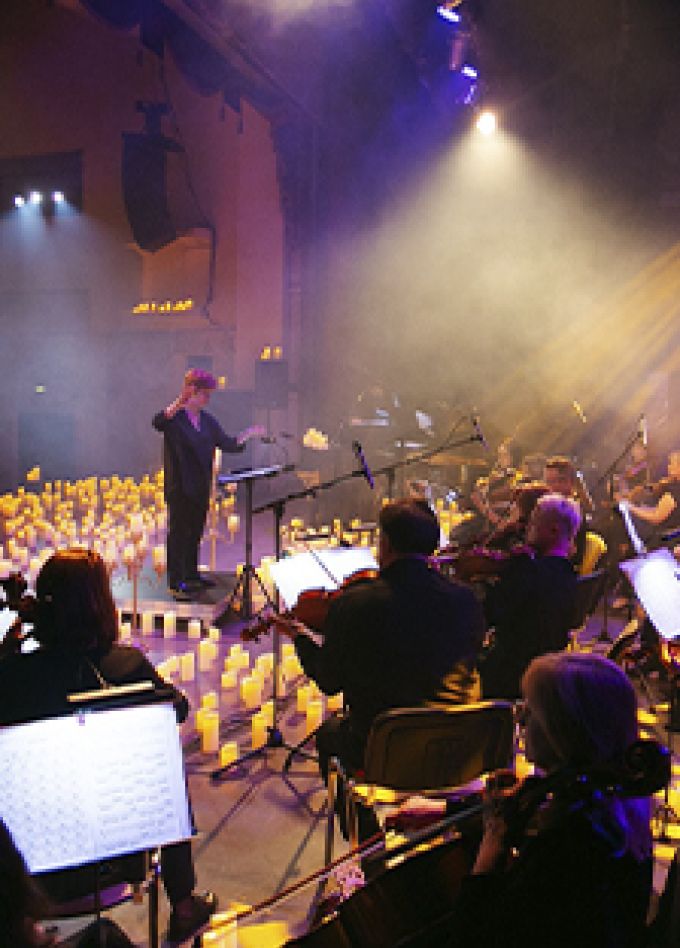 Мировые рок-хиты в сиянии тысячи свечей